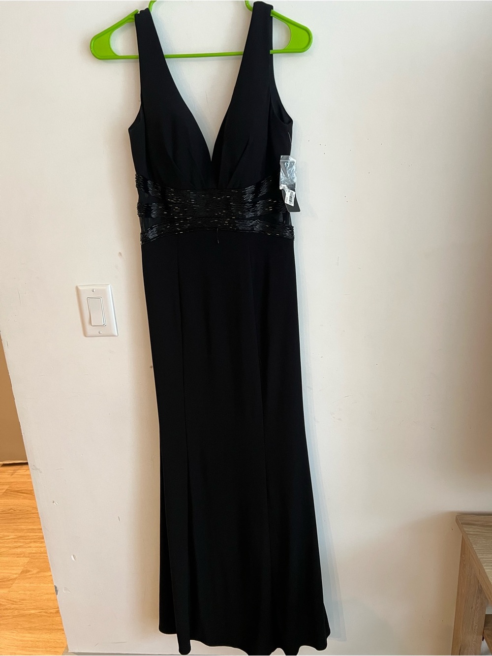 Joanna Chen New York Black Beaded Sleeveless V-Neck Maxi Gown Dress Size 6 NWT